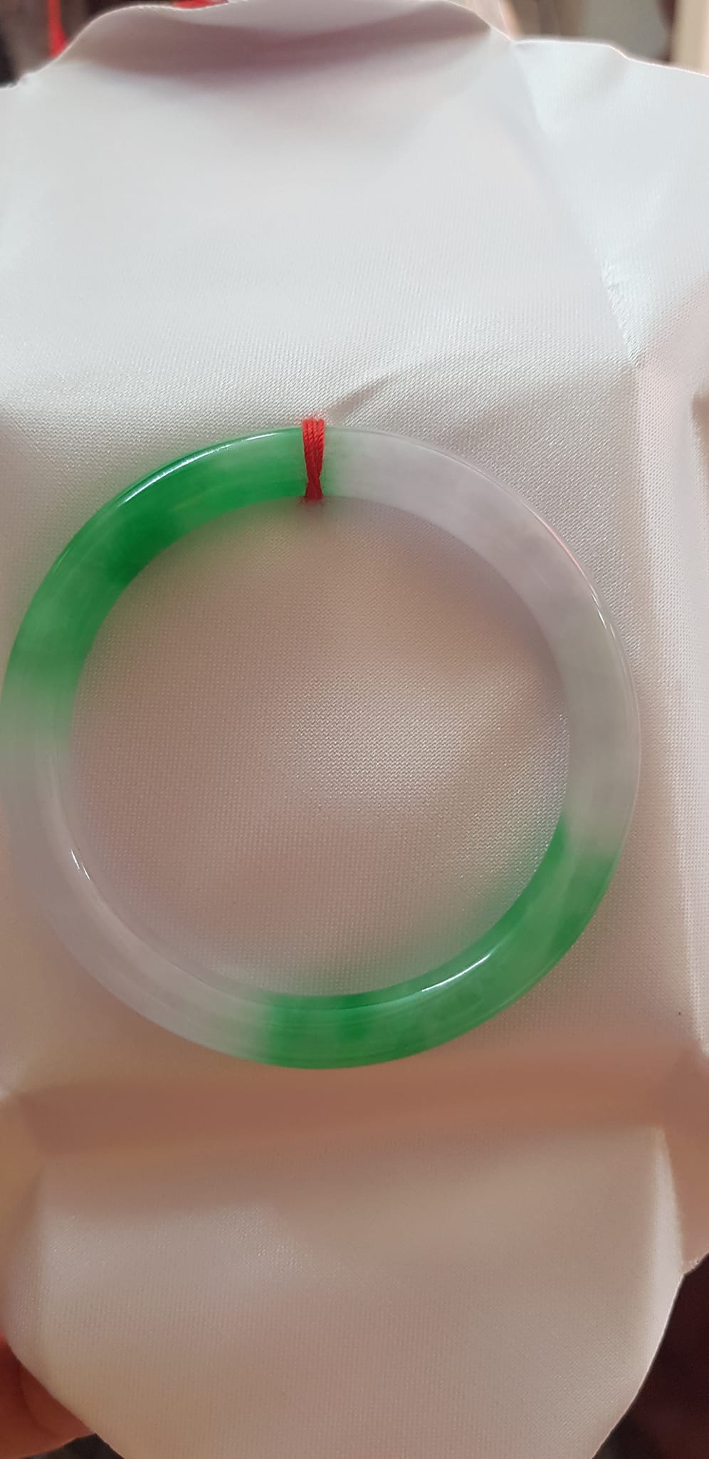 Vòng Cẩm Thạch mới TR Lý 54 mm x cọng 7,2mm Màu Xanh lý trắng đan xen đều vòng đẹp Nữ 52kg - 57kg đeo đẹp món quà tặng chính mình và người thân đeo đẹp ạ