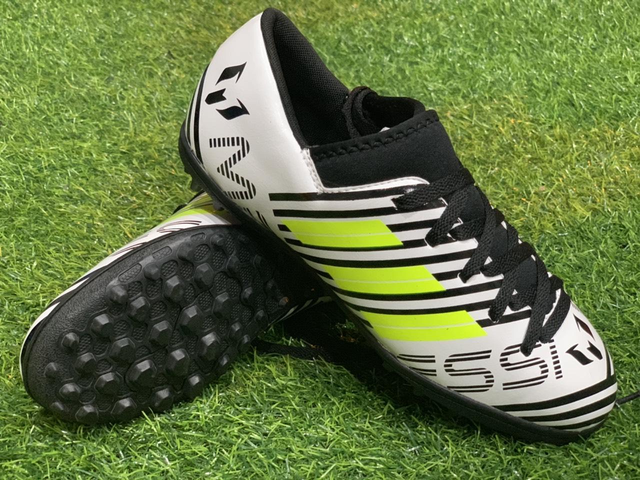 Giày Đá Bóng Messi Mới Dành Cho Cỏ Nhân Tạo