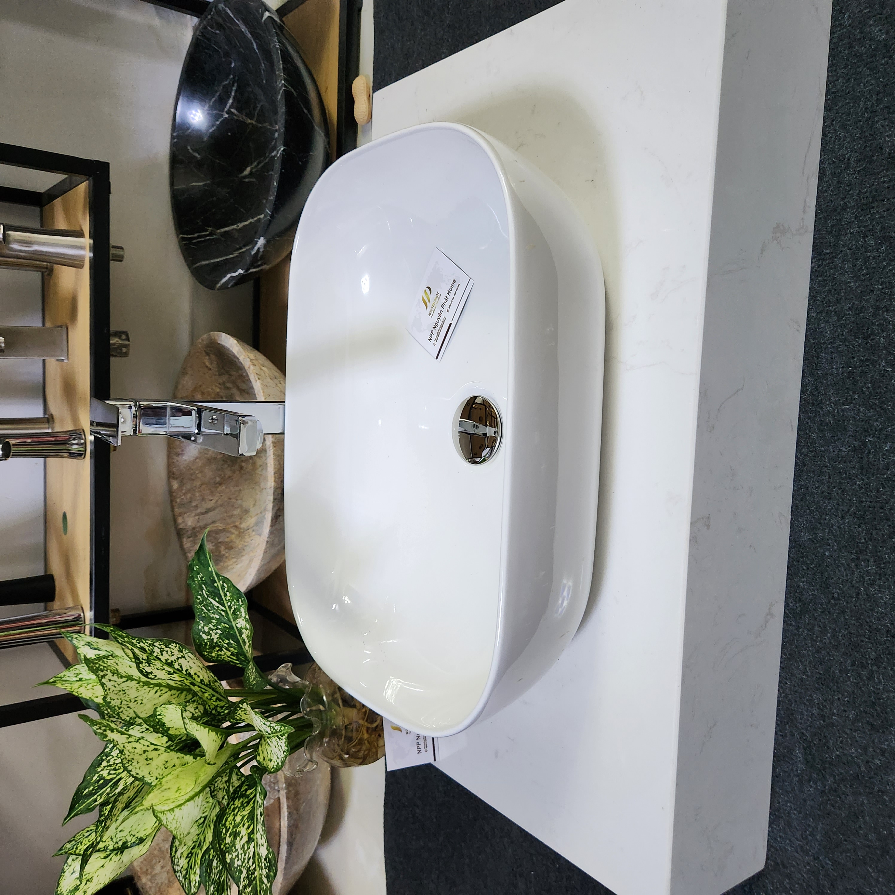 Lavabo sứ đặt bang nano tuyết cao cấp