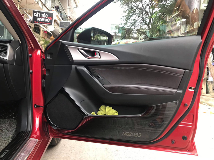 Bộ ốp Titan chống trầy xước Tapli, Táp li dành cho xe Mazda 3 2016-2019