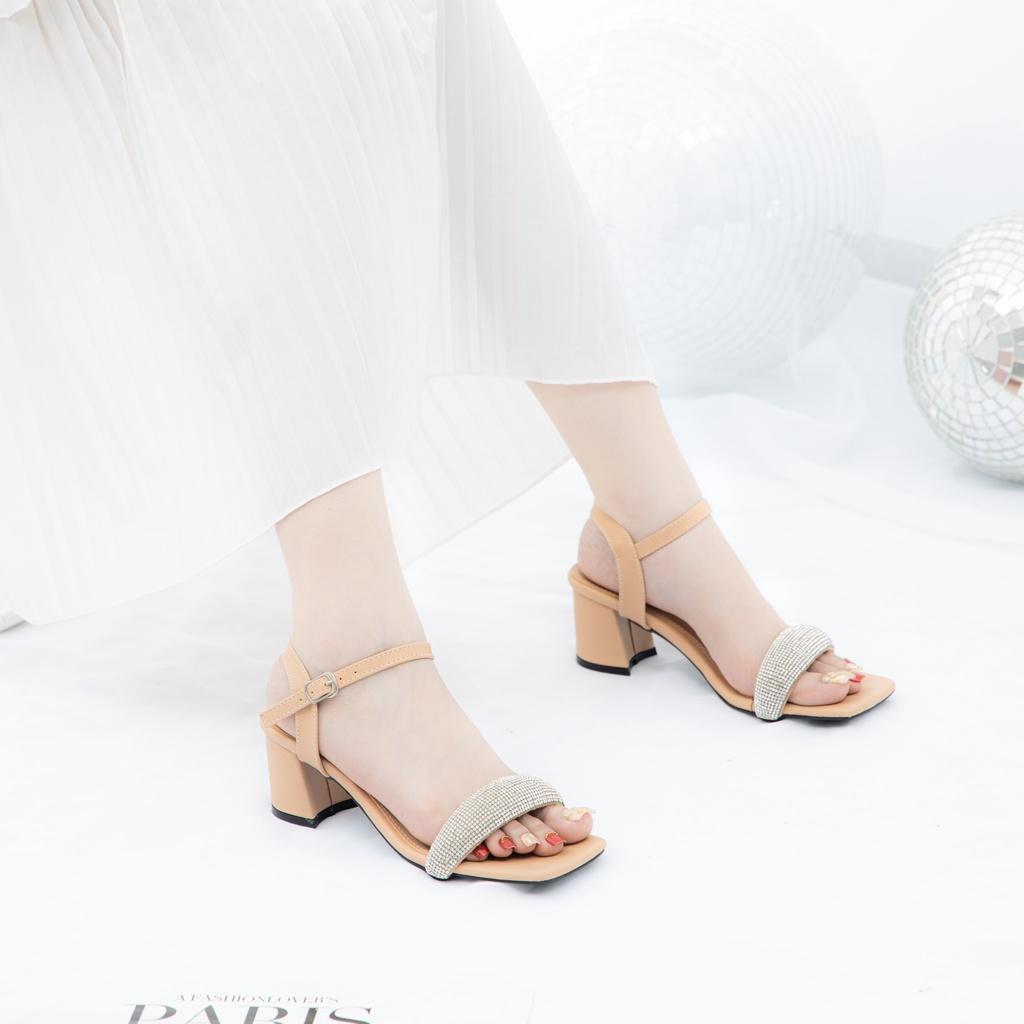 Giày MWC 4305 - Giày Sandal Cao Gót 5cm, Cao Gót Đế Vuông Quai Ngang Đính Đá Sang Chảnh