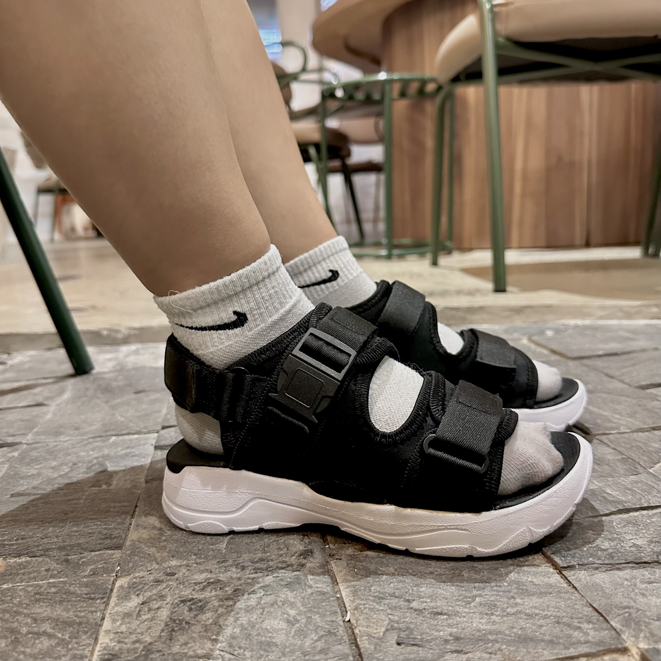 Giày Sandal Nam Nữ Unisex The BiLy Quai Ngang Dây Dù Đế IP Siêu Êm Nhẹ Đế Trăng Màu Đen- BLDT07 Đen