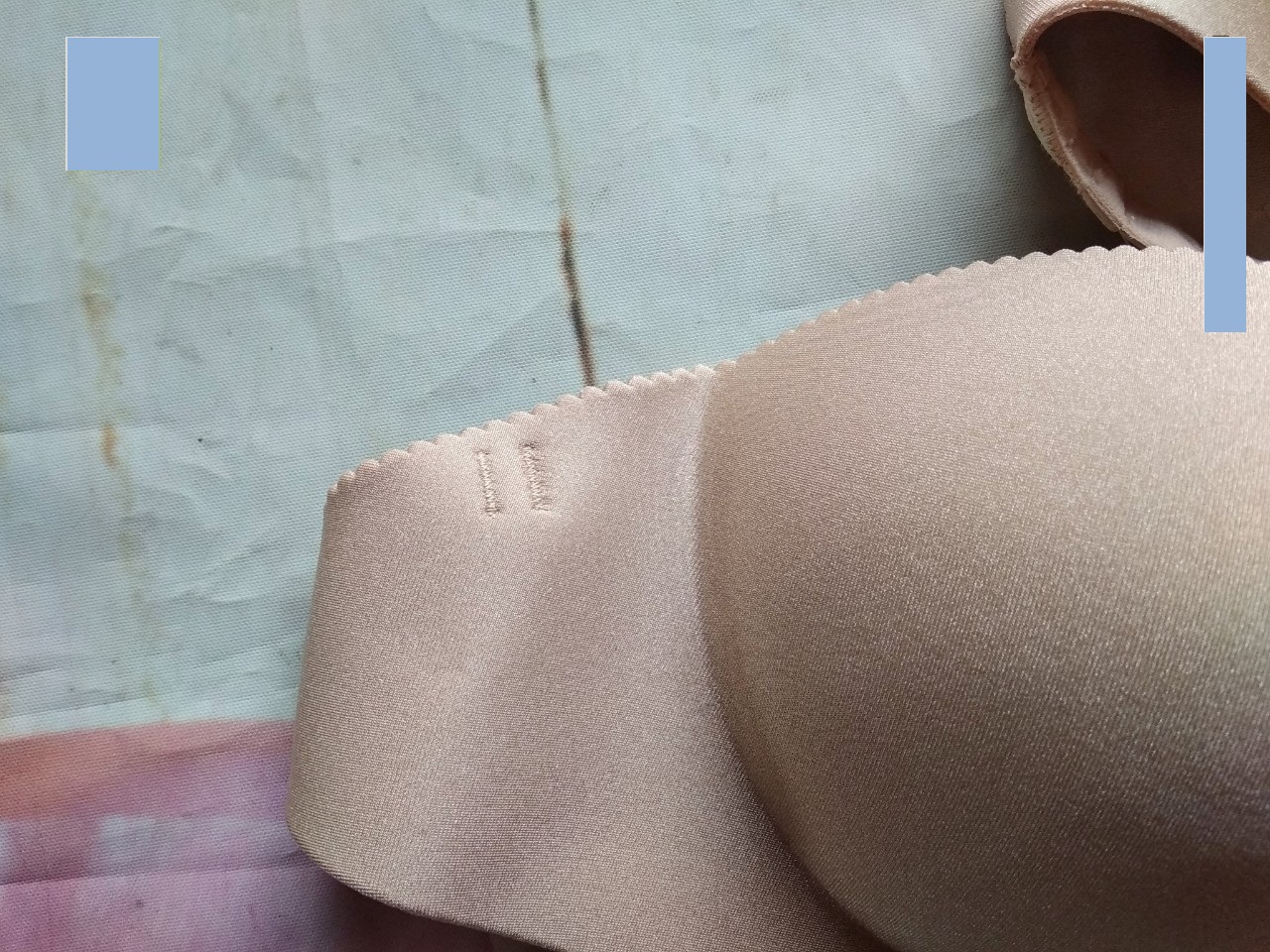 Áo lót chống tụt su đúc dây rút có bàn tay nâng ngực