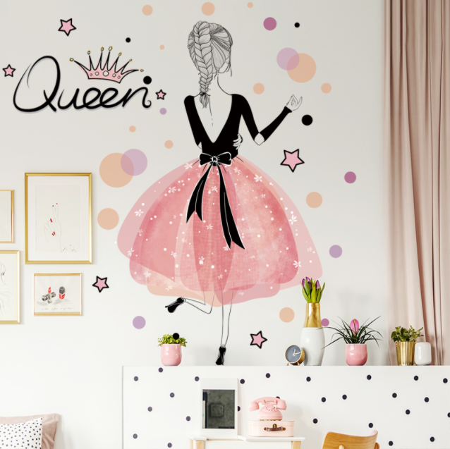 Decal trang trí tường - Cô gái váy hồng và chữ tiếng anh Queen