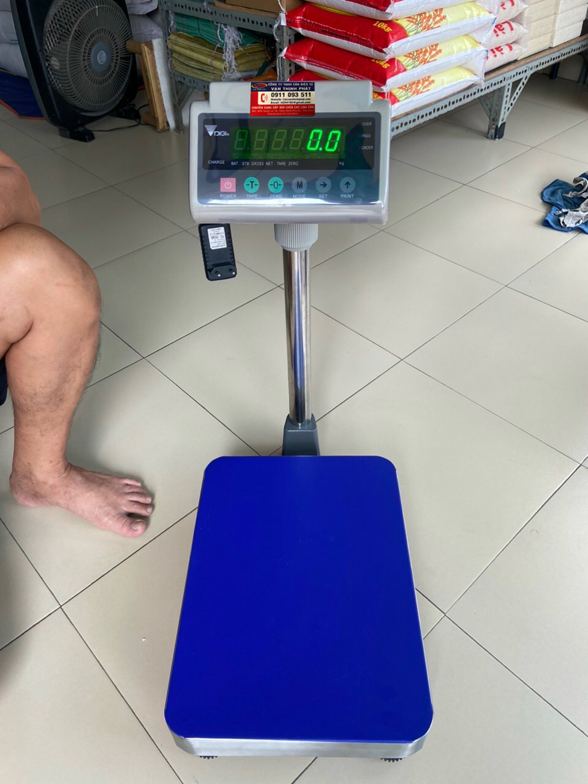 Cân Bàn Điện Tử DIGI-28SS ABS 350 kg