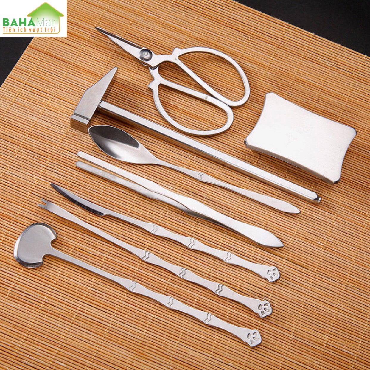 BỘ DỤNG CỤ ĂN CUA GHẸ - HẢI SẢN INOX TIỆN ÍCH CAO CẤP CÓ HỘP GỖ "BAHAMAR" thích hợp cho bất kỳ loại hải sản như tôm hùm, sò, ốc, cua và cũng có thể sử dụng khi ăn quả óc chó, hạnh nhân…