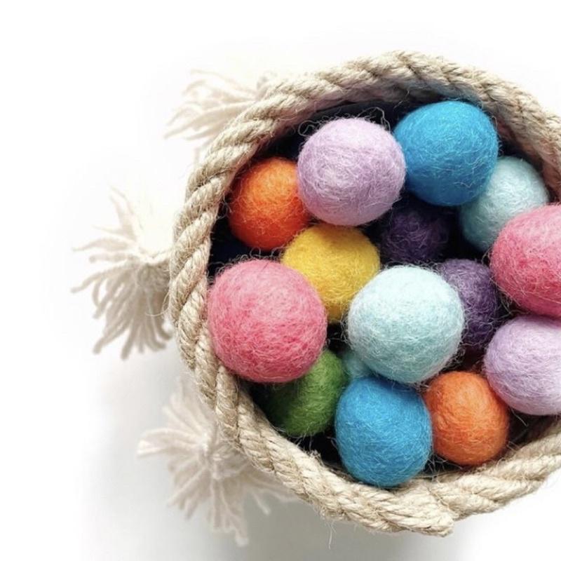 Pompom len kích thước 2cm dùng làm đồ chơi, đồ handmade, diy