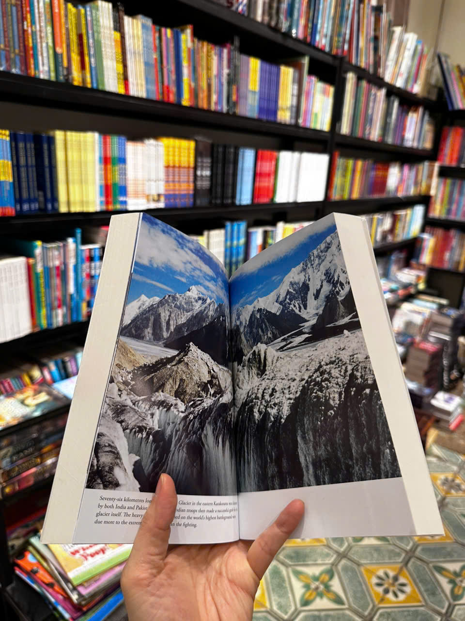 Sách - Himalaya Exploring the Roof of the World by John Keay - Sách Ngoại Văn