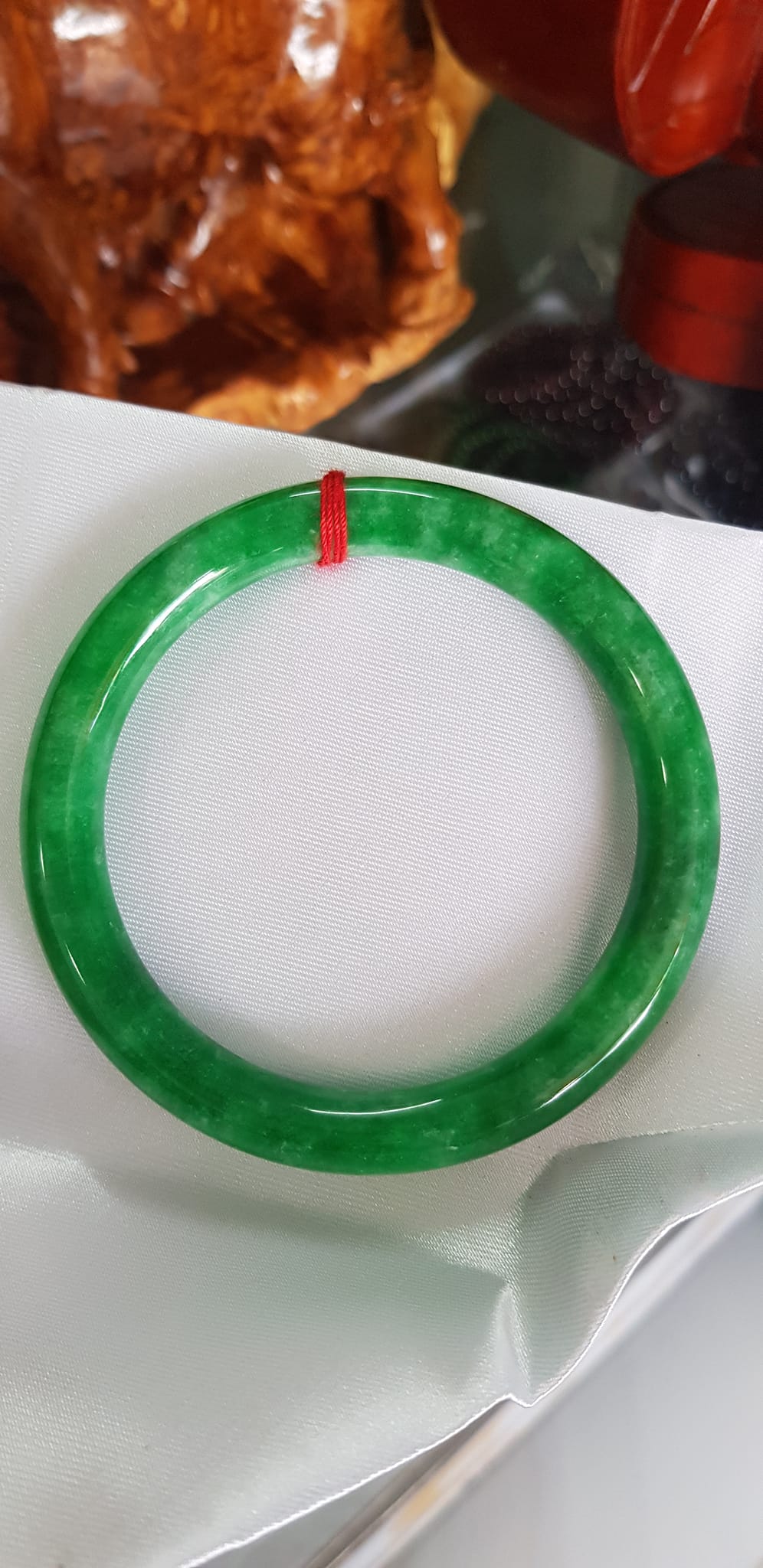 Vòng Tay Cẩm Thạch Đậu Lý B 61 Vòng size lớn 61mm x cọng 9mm Màu Xanh Đậm bông đậu lý rất là đẹp Nữ mệnh Thủy Mộc Hỏa tay to 72kg - 80kg đeo ạ