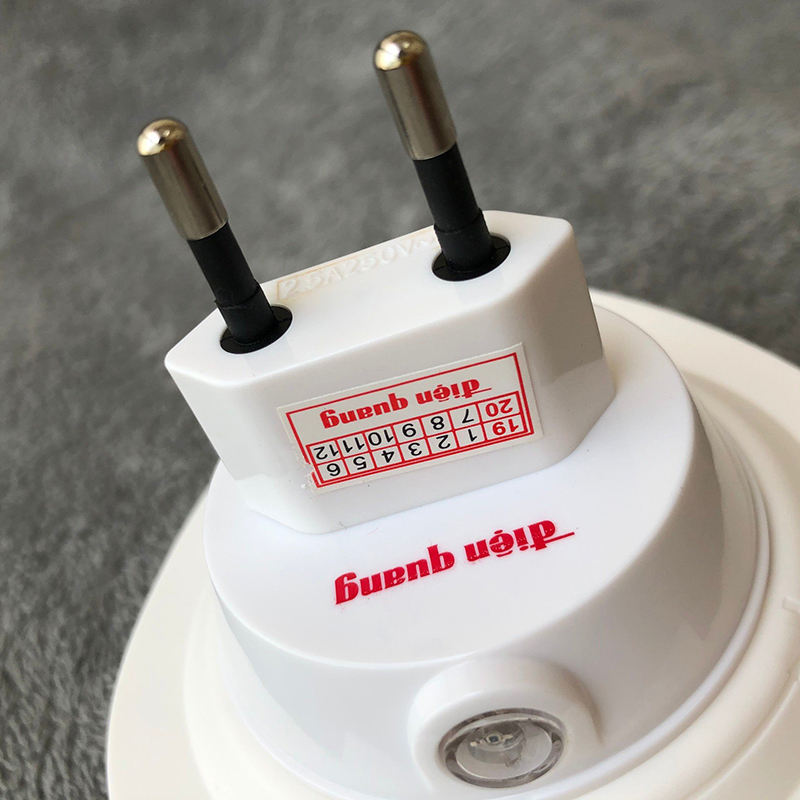 Đèn Ngủ LED Cảm Biến Quang Hình Trái Dâu Điện Quang ĐQ LNL01 WW – Ánh Sáng Vàng