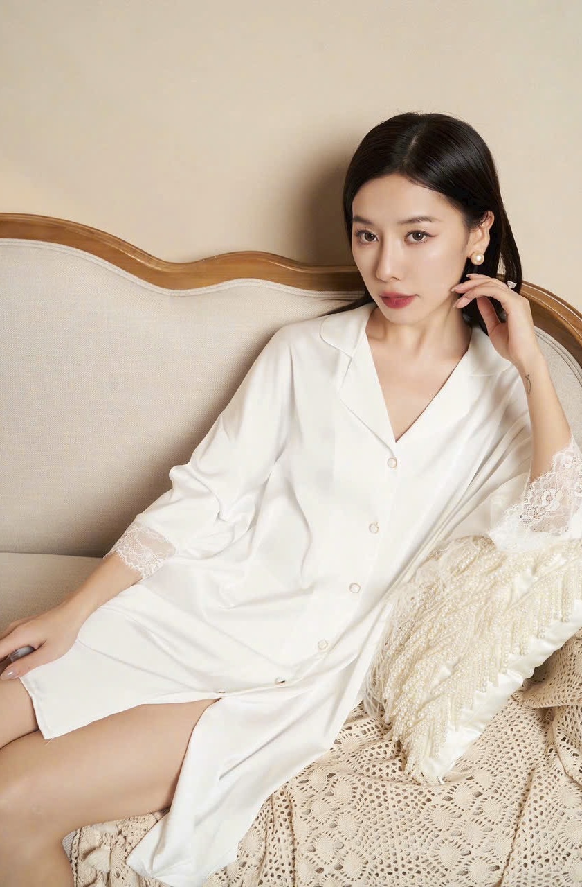 Đầm Ngủ Sơmi D561 Quảng Châu Cao Cấp Trơn Viền Ren Sang Trọng