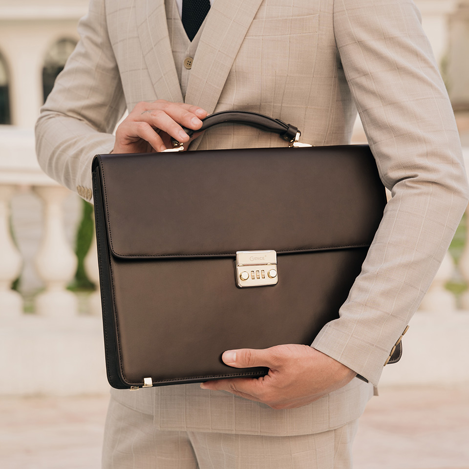 Túi Xách Nam Dáng Hộp Cặp Da Doanh Nhân GENCE CTS18 Da Bò Khóa Số Cao Cấp Màu Nâu