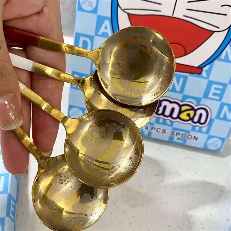 Set 4 Thìa Inox Mạ Vàng Khắc Hình Doraemon Đáng Yêu - Hàng Chất Lượng KST