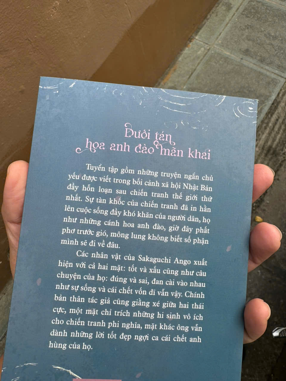 DƯỚI TÁN HOA ANH ĐÀO MÃN KHAI – Sakaguchi Ango – Bảo Trâm dịch – Lightbooks – NXB Phụ nữ Việt Nam