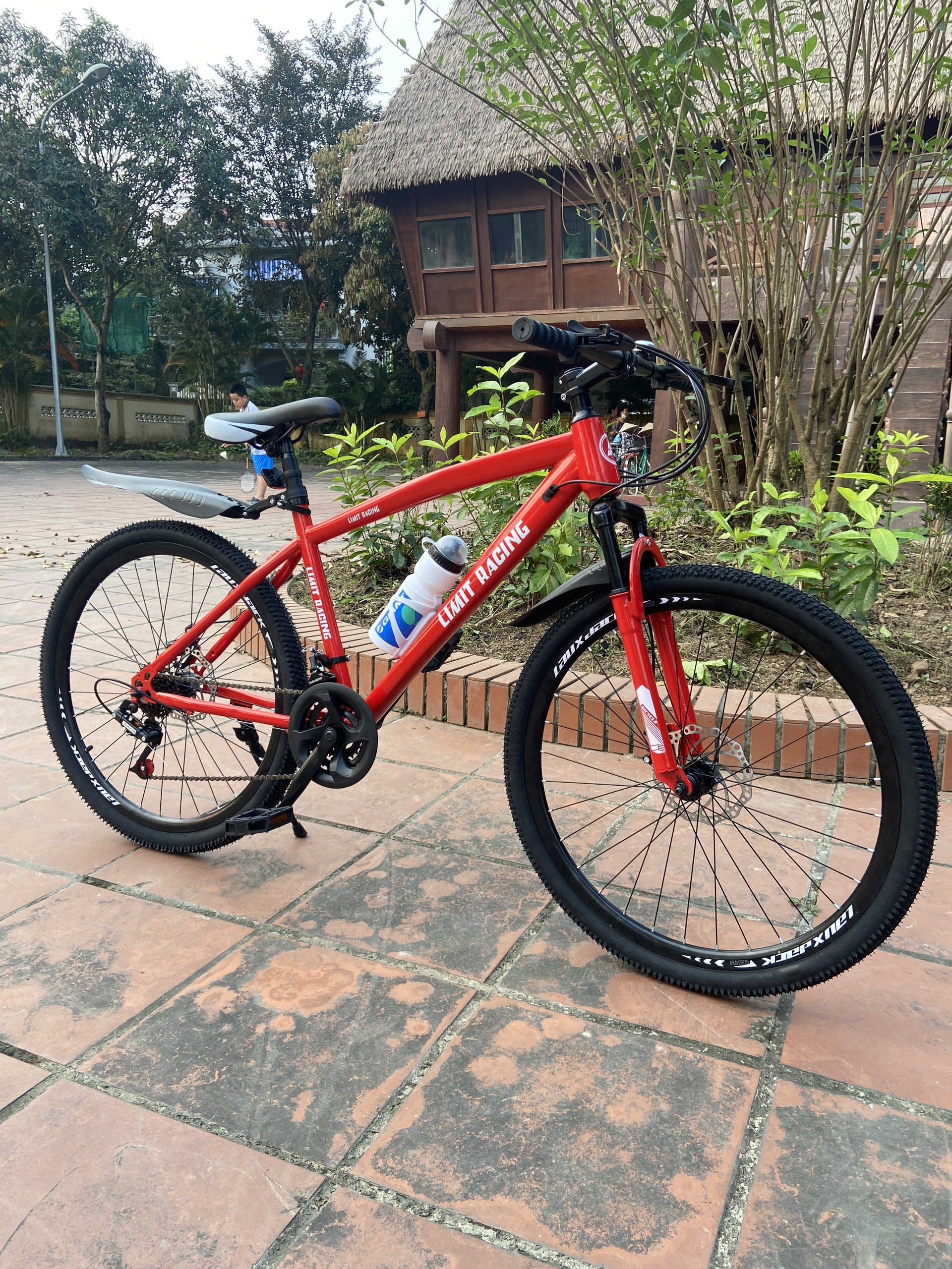 Xe đạp thể thao Limit Racing vành nan, cỡ bánh24 và 26 với 6 màu sắc lựa chọn