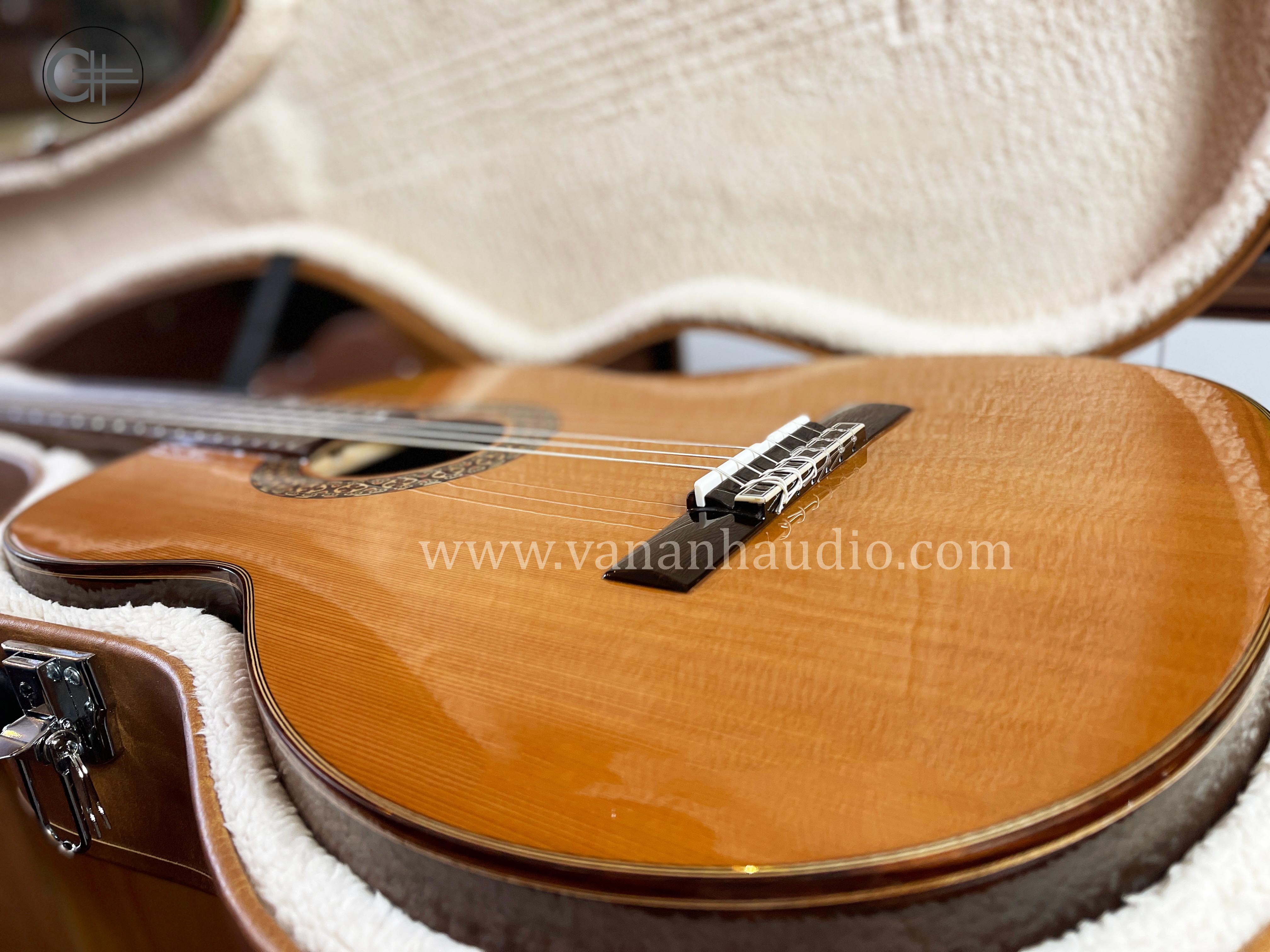 Đàn Guitar Classic Custom (Khảm Trai Vietcombank)