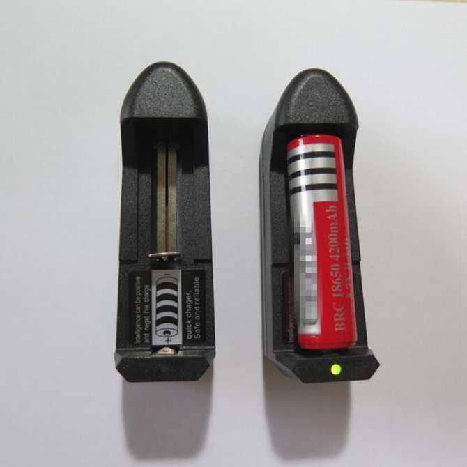 Sạc Pin 18650 cao cấp ( sạc đơn )