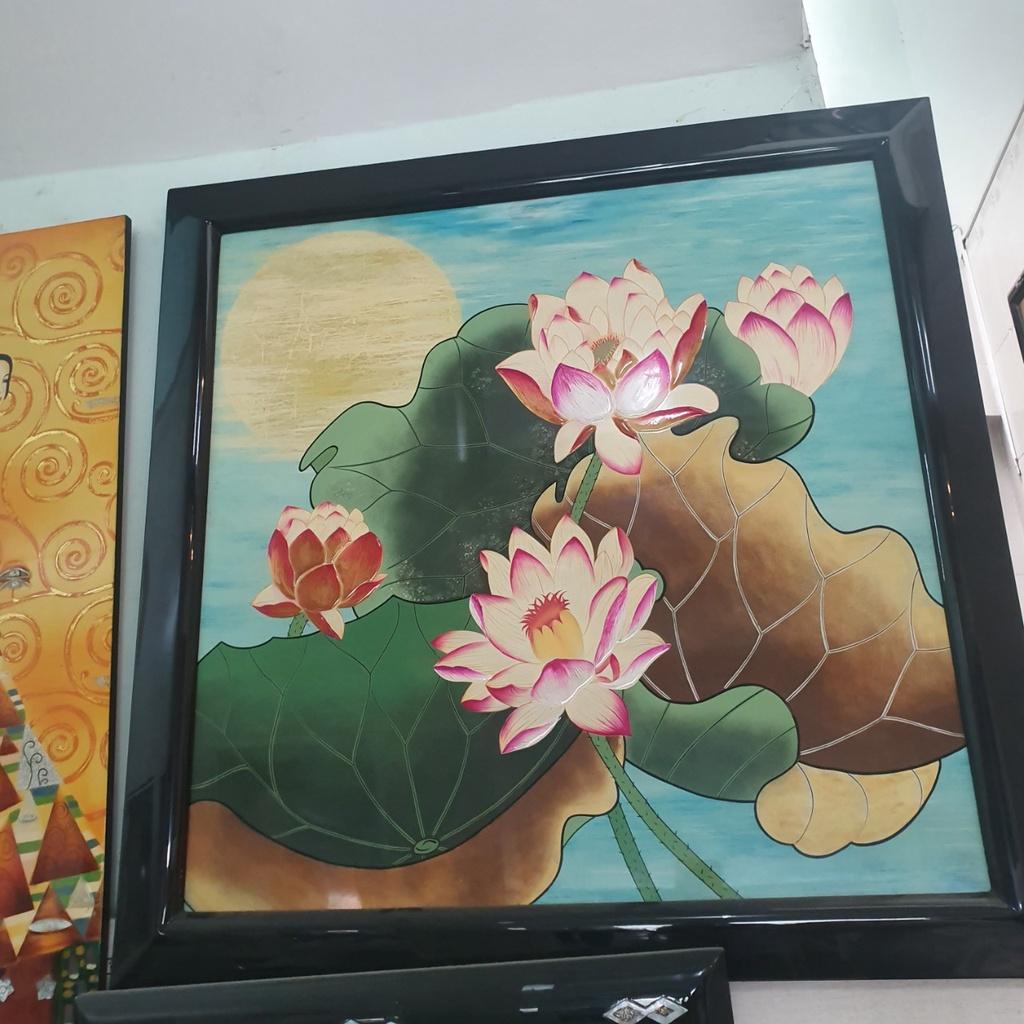 Tranh sơn mài hoa sen cao cấp Thanh Bình Lê 80x80 cm có khung sơn mài đẹp