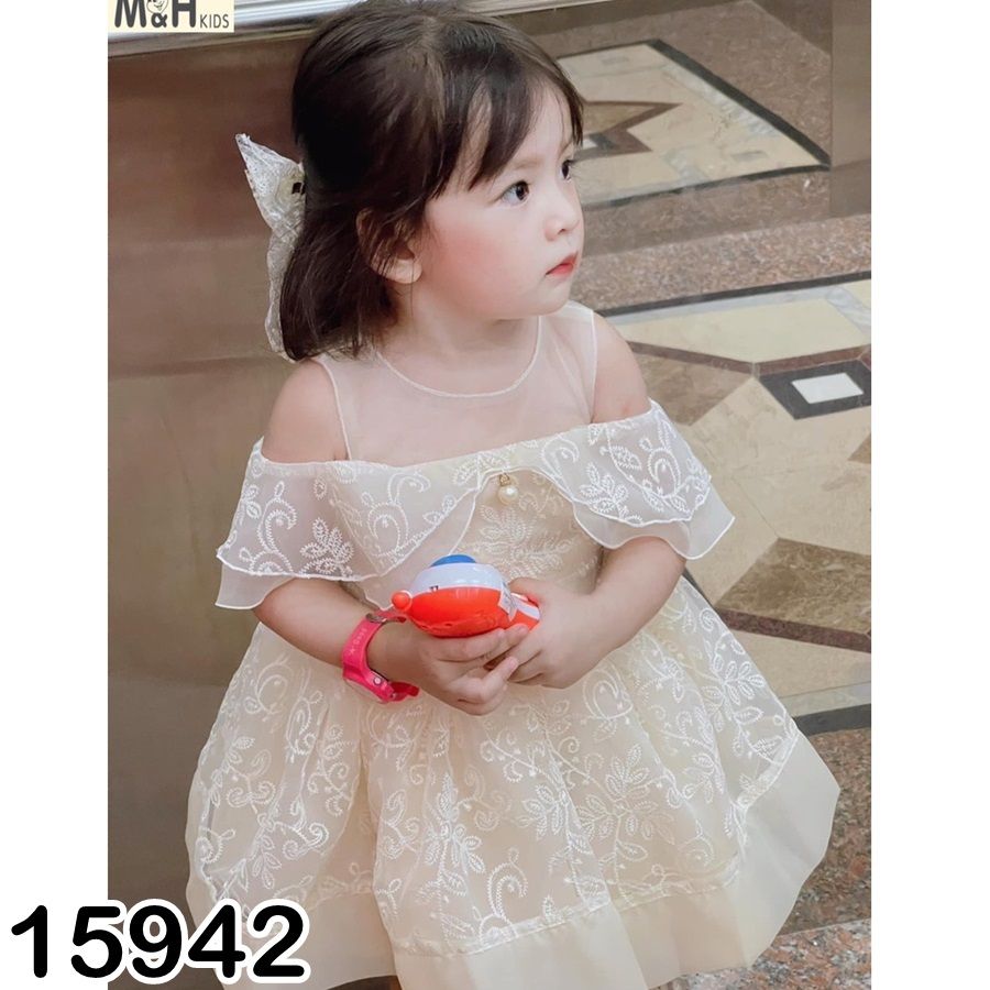 ĐẦM TRỄ VAI