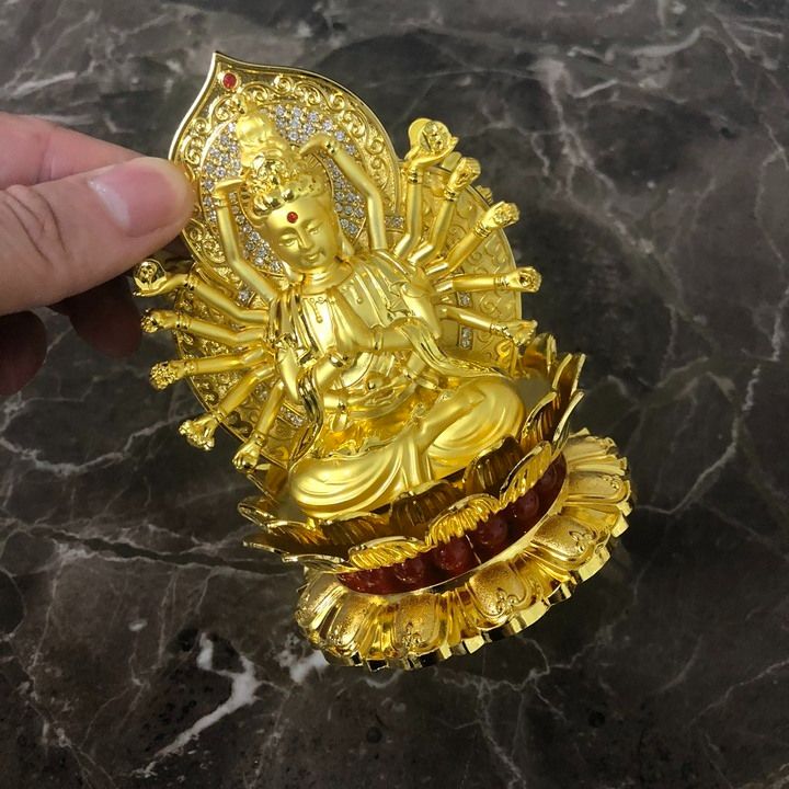 Tượng Phật Quan Âm nghìn mắt nghìn tay kèm nước hoa trang trí taplo ô tô - Mã: A72510