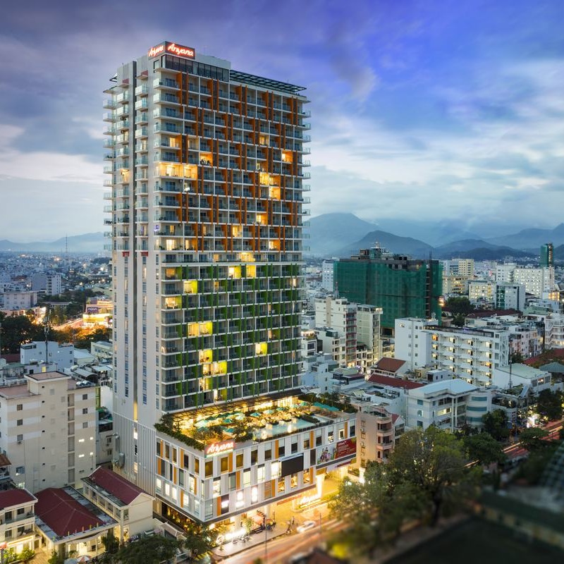 TUI BLUE Hotel 5* Nha Trang - Buffet Sáng, Hồ Bơi, Gần Biển, Khách Sạn Ngay Trung Tâm