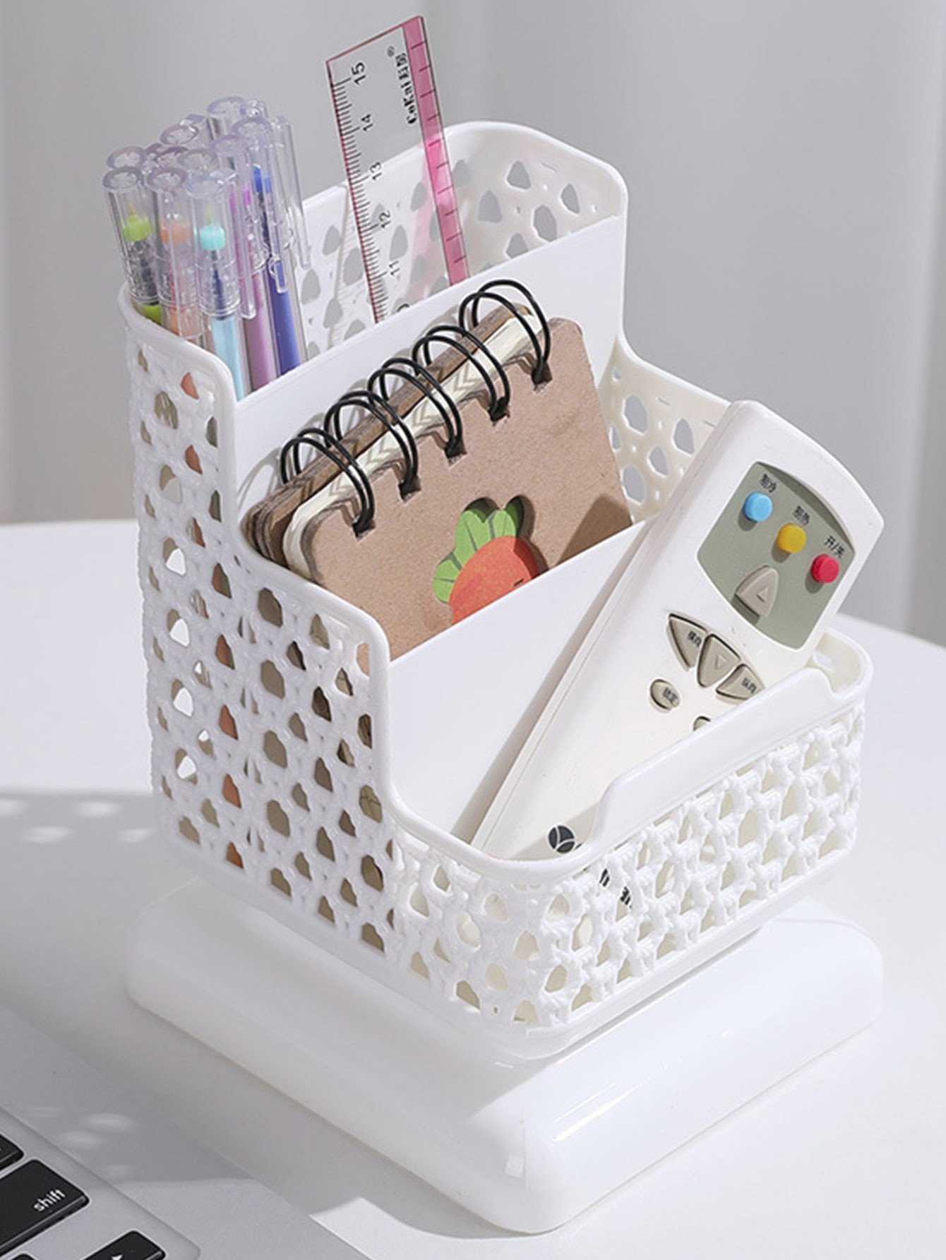 Ống Nhựa Đựng Bút 3 Ngăn Đa Năng 11x12x16cm ( TẶNG MÓC KHÓA GỖ)