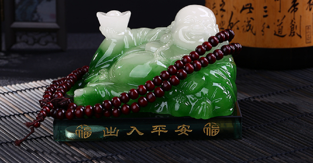 Tượng phật Di Lặc bằng ngọc nâng vàng có chỗ đổ nước hoa để ô tô Tượng phật phong thủy trang trí trong nhà để bàn làm việc