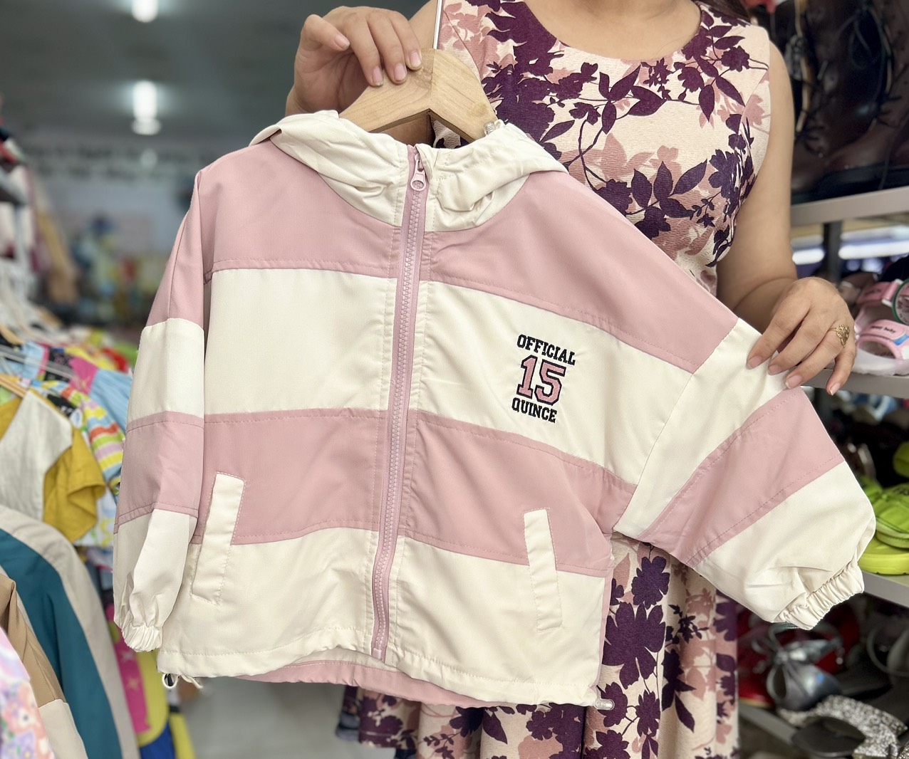 áo khoác gió xinh dễ thương cho bé 20-30kg