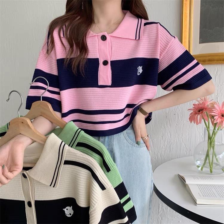 Áo len nữ Montoghi dệt kim Quảng Châu cổ bẻ cộc tay DÁNG RỘNG kẻ sọc RETRO có LOGO phong cách trẻ trung