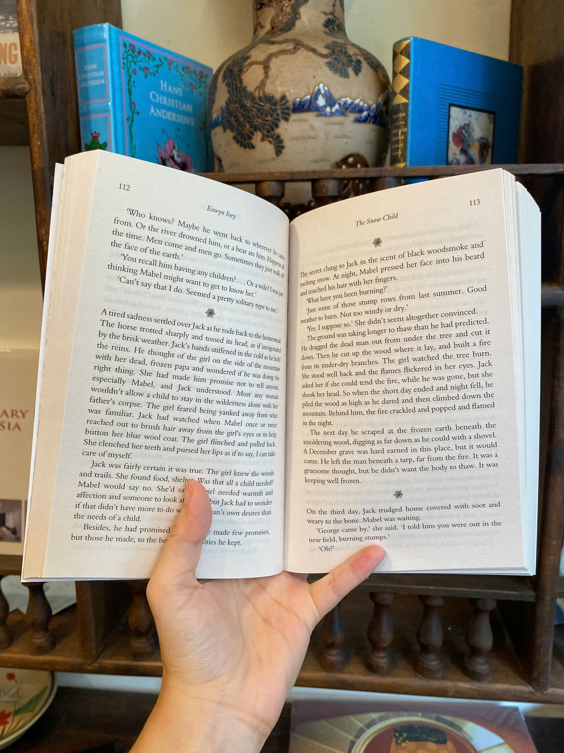 Sách - The Snow Child by Eowyn Ivey - Tiểu thuyết tiếng Anh / Novel / Fiction in English