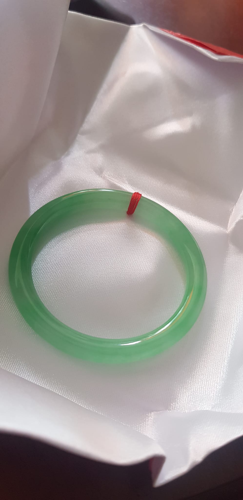 Vòng cẩm thạch Đẹp I 53mm Ni 53mm x cọng 7mm Vòng màu xanh Ngọc nhẹ nhàng bóng đẹp xinh xắn Nữ mệnh Mộc mệnh Hỏa mệnh Thủy 52kg - 56kg đeo đẹp ạ