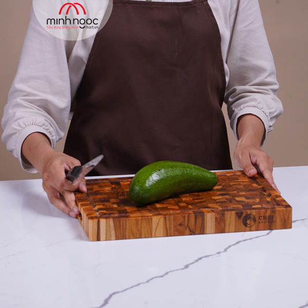 Thớt gỗ Teak Chef Studio hình chữ nhật 25x35x3,5 cm - MSP 10235. Dùng cắt, thái, bằm, chặt, bày thực phẩm.