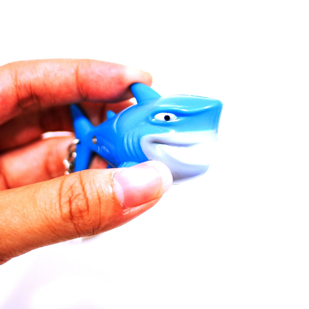 Móc khóa Cá Mập Shark có đèn nhạc