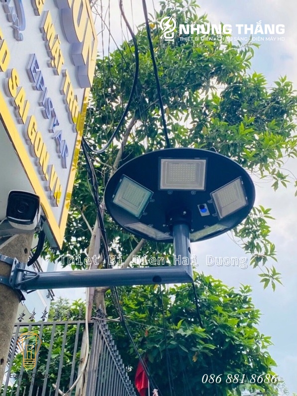 Đèn Cao Áp Năng Lượng Mặt Trời Đĩa Bay UFO - Công Suât 300w - 8 Ô Led Siêu Sáng - Chống Nước IP66 - Có Điều Khiển Từ Xa - Có Video