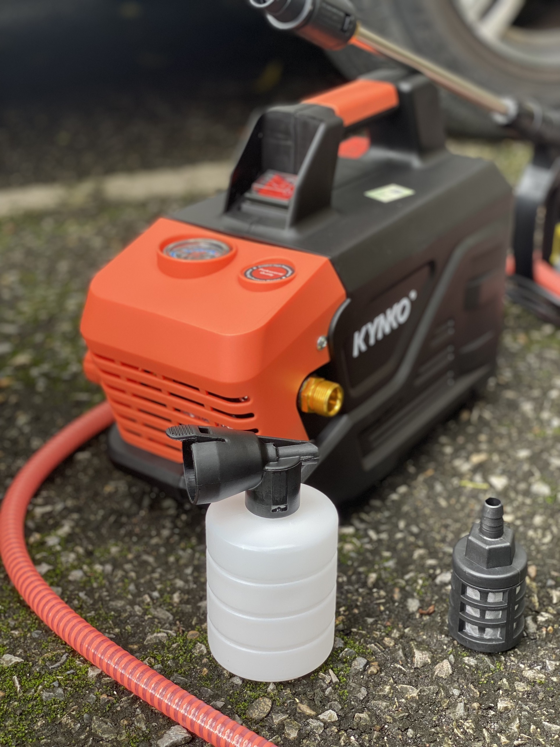 Máy rửa xe áp lực cao nhập khẩu chính hãng Kynko KW03 siêu bền