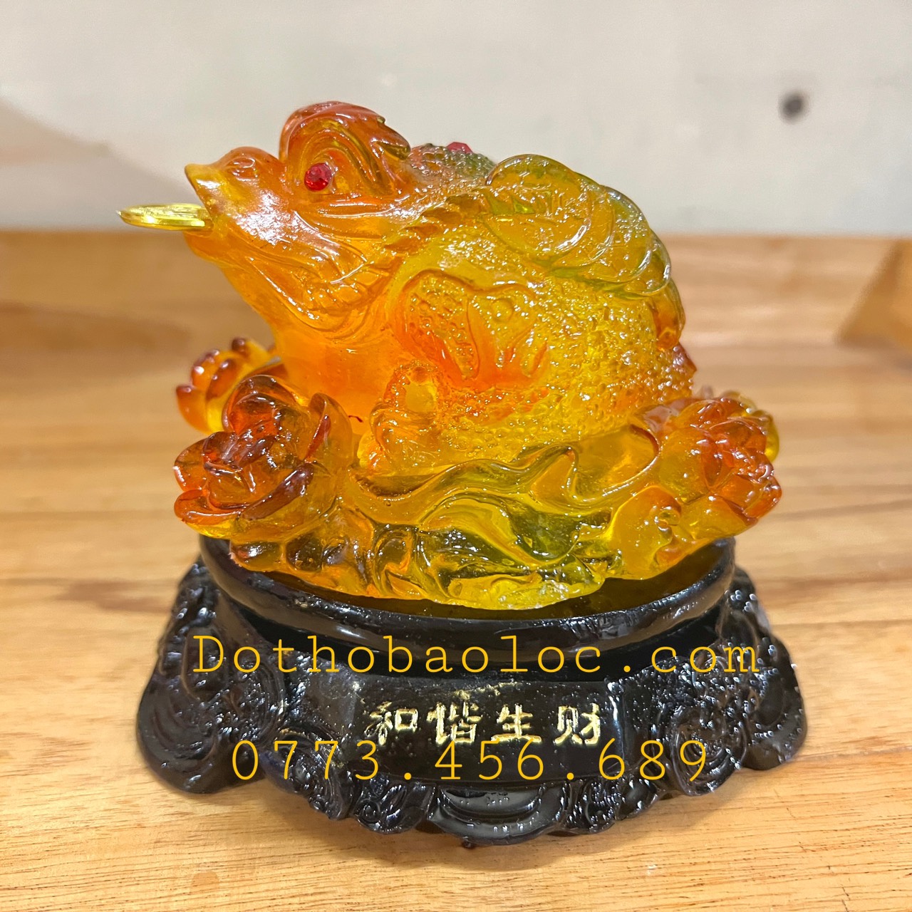 Cóc lá sen phong thủy, Thiềm Thừ để trên bàn thờ Thần Tài chiêu tài hút lộc – Cỡ nhỏ cao 12cm