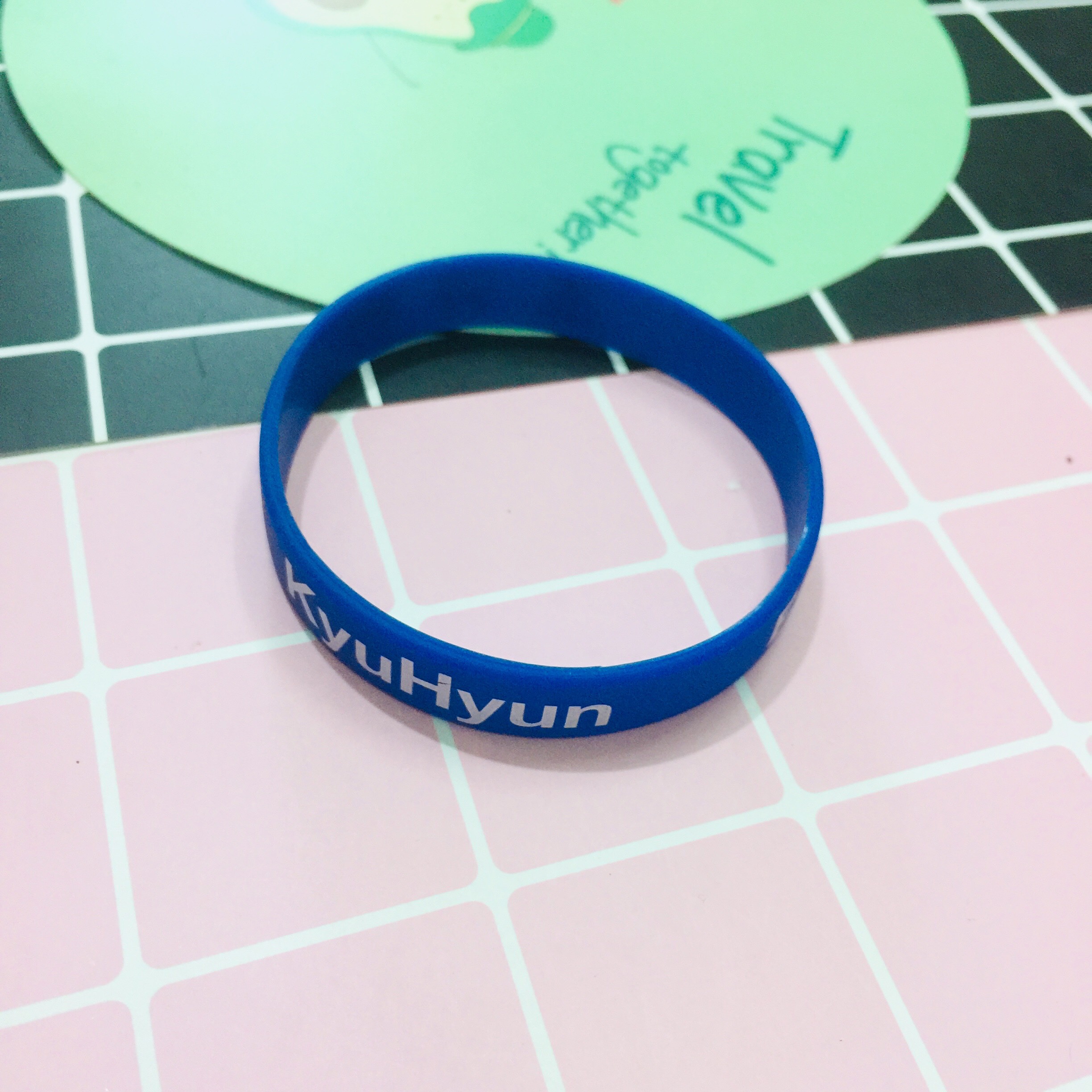 VÒNG TAY. LẮC TAY CAO SU SUPERJUNIOR KPOP COMBO 5 THÀNH VIÊN KHÁC NHAU