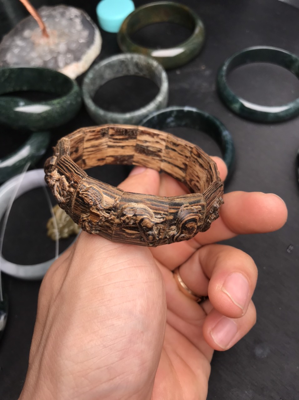 Vòng 12 con giáp trầm hương sánh chìm