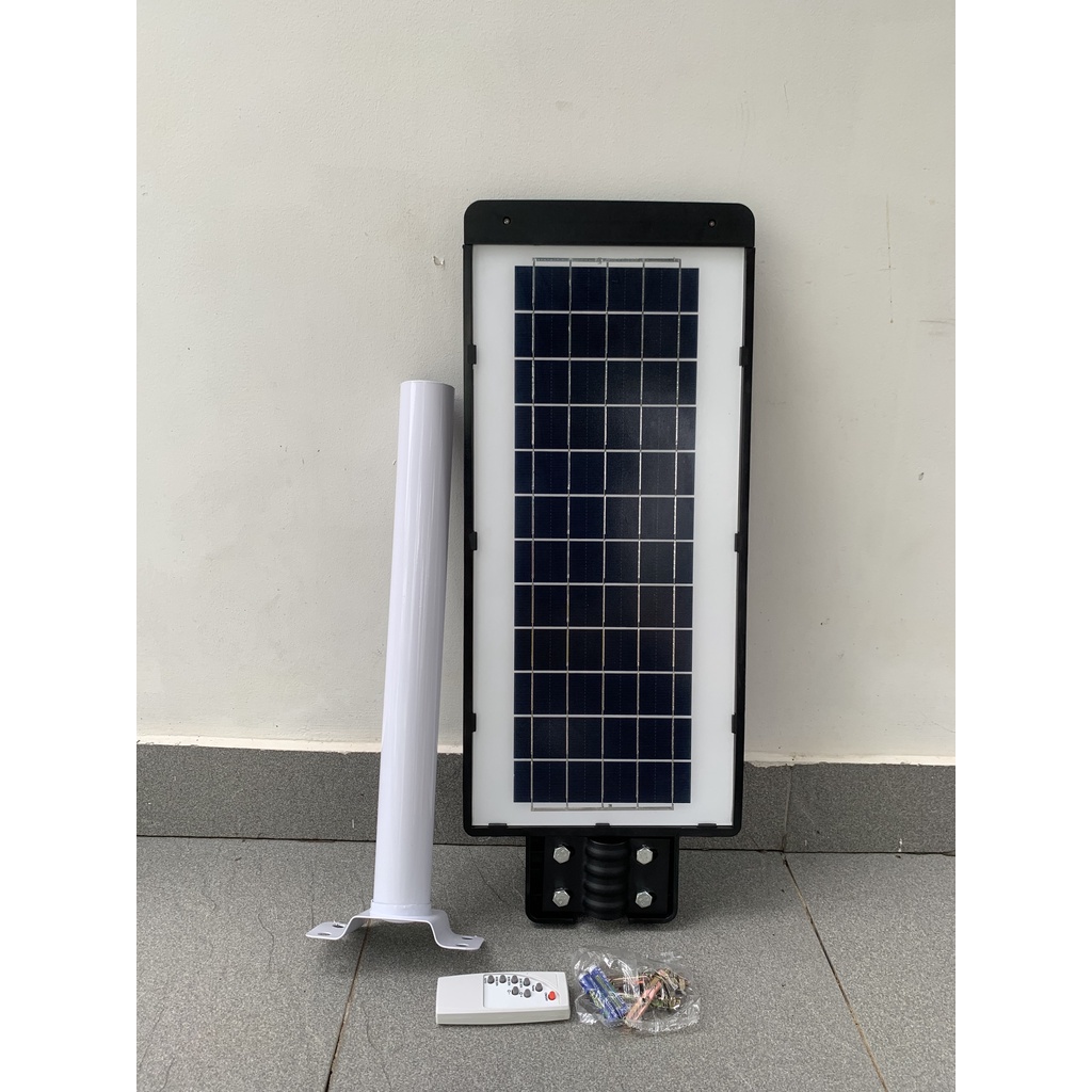 Đèn năng lượng mặt trời 150W sáng liên tục có remote