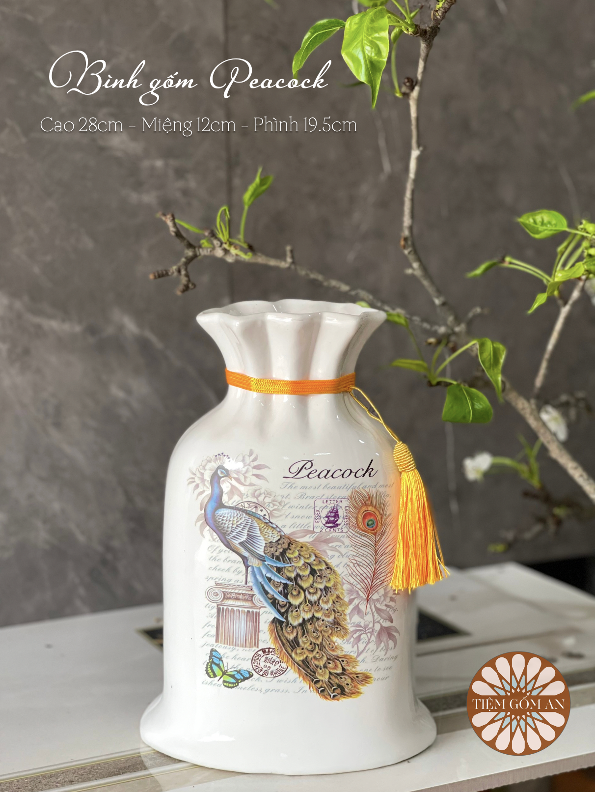 Bình gốm Peacock con công