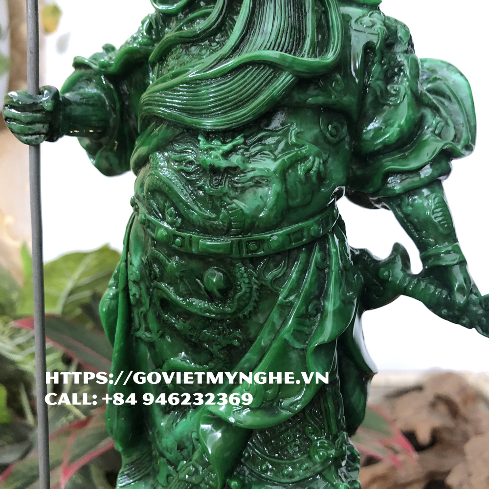 Tượng đá trang trí phong thủy tượng Quan Công cầm đao Ngũ Long - Cao 30cm - Màu Xanh Lục Bích