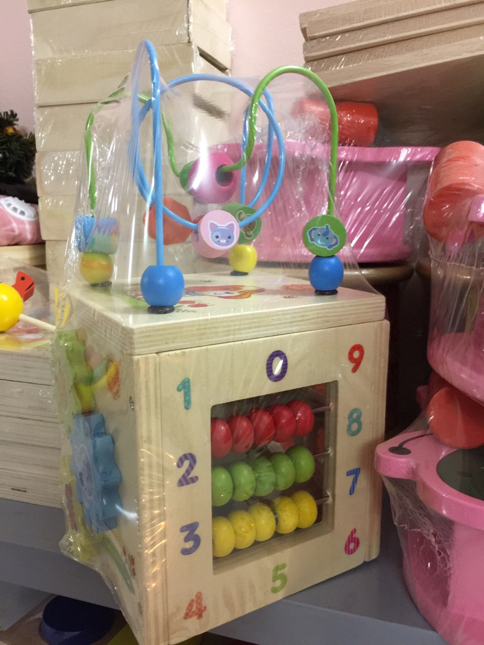 Hộp thả hình luồn hạt