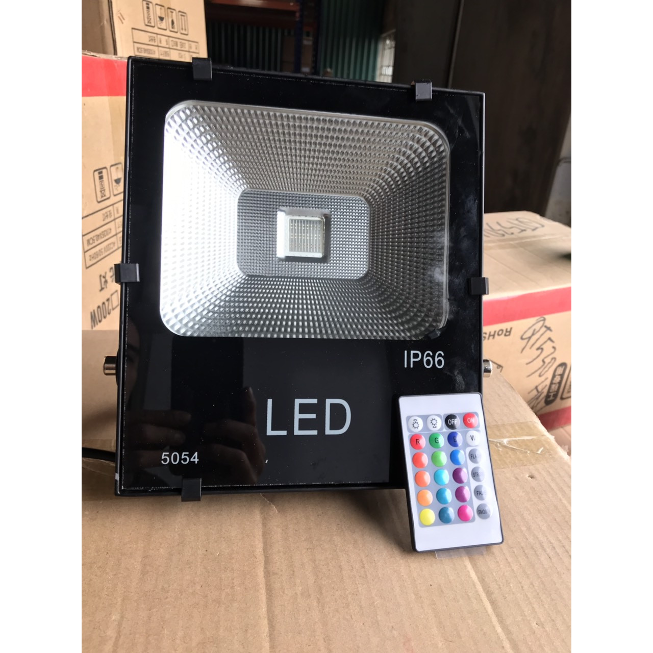 Đèn pha LED 50W đổi màu RBG ngoài trời