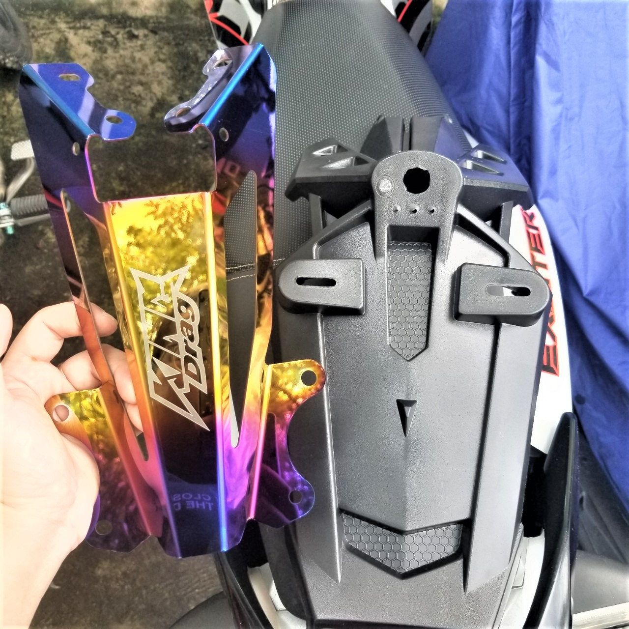 Bass dè sau lên màu dành cho dòng Exciter 150 kiểu