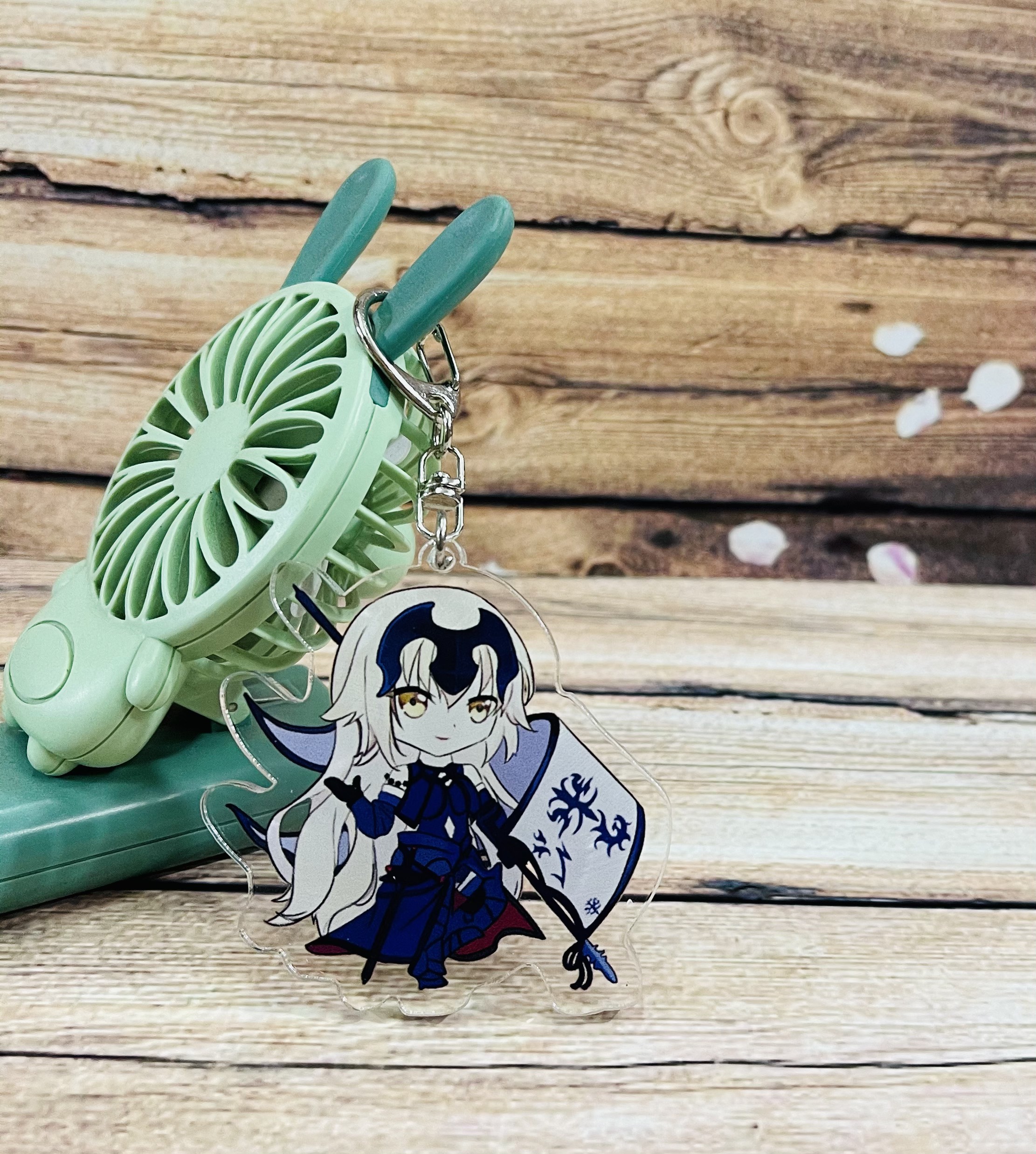 Móc khoá Saber-Fate mica trong nhiều mẫu