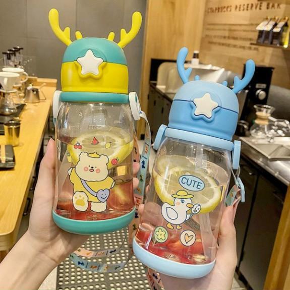 Bình đựng nước nhựa sừng hươu có ống hút loại 550ml cao cấp