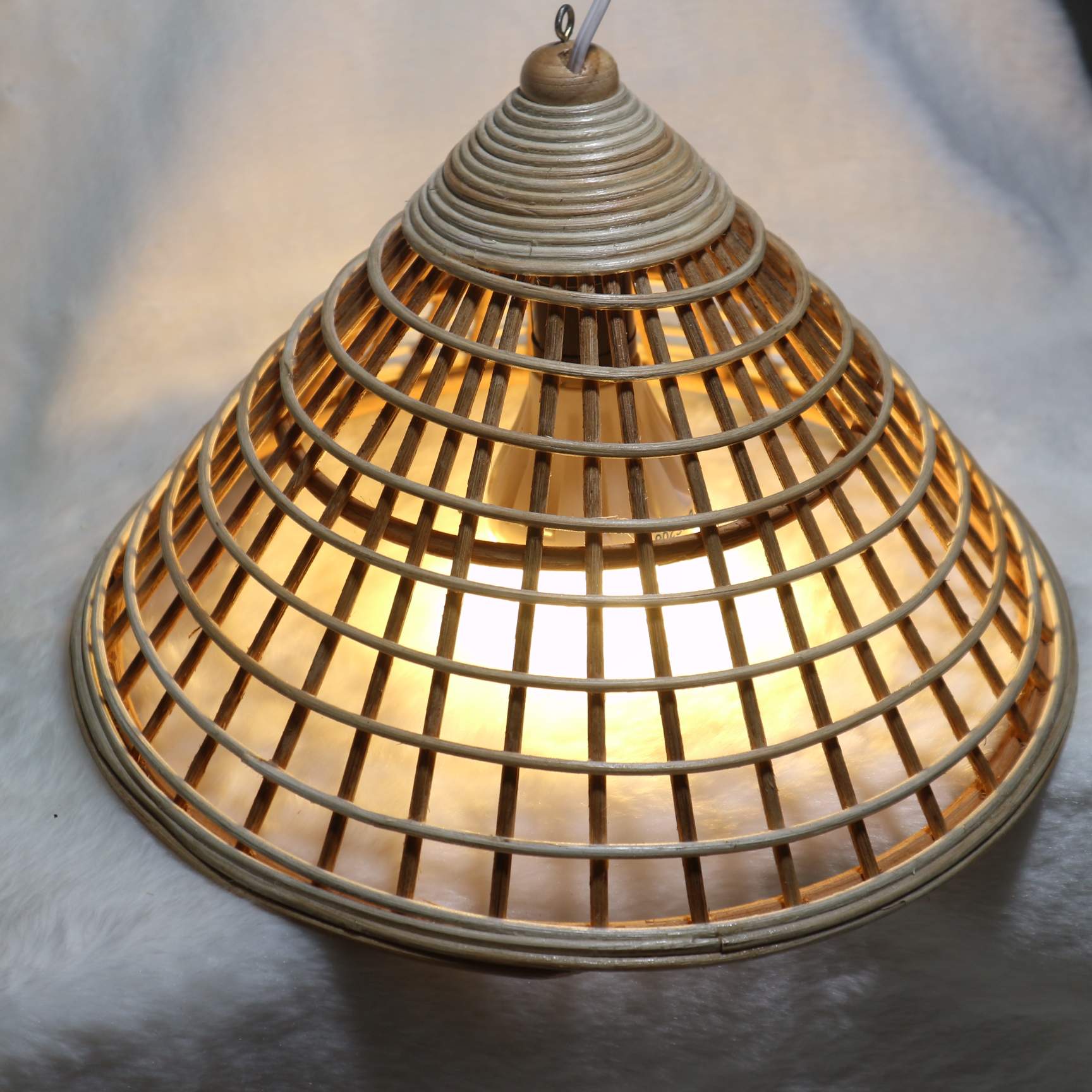 Đèn Ngủ Thiên Nhiên Trang Trí Hình Nón- Chất Liệu Mây Đan Handmade 100% - Không Hại Sức Khỏe- Thẩm Mỹ Cao