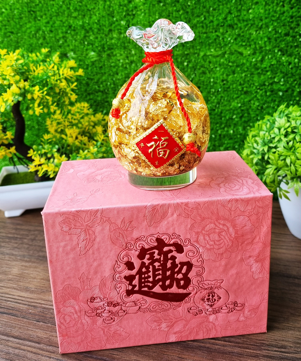 Túi vàng lá loại đế thủy tinh Thần Tài phong thủy