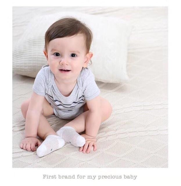 Tất lưới cho bé