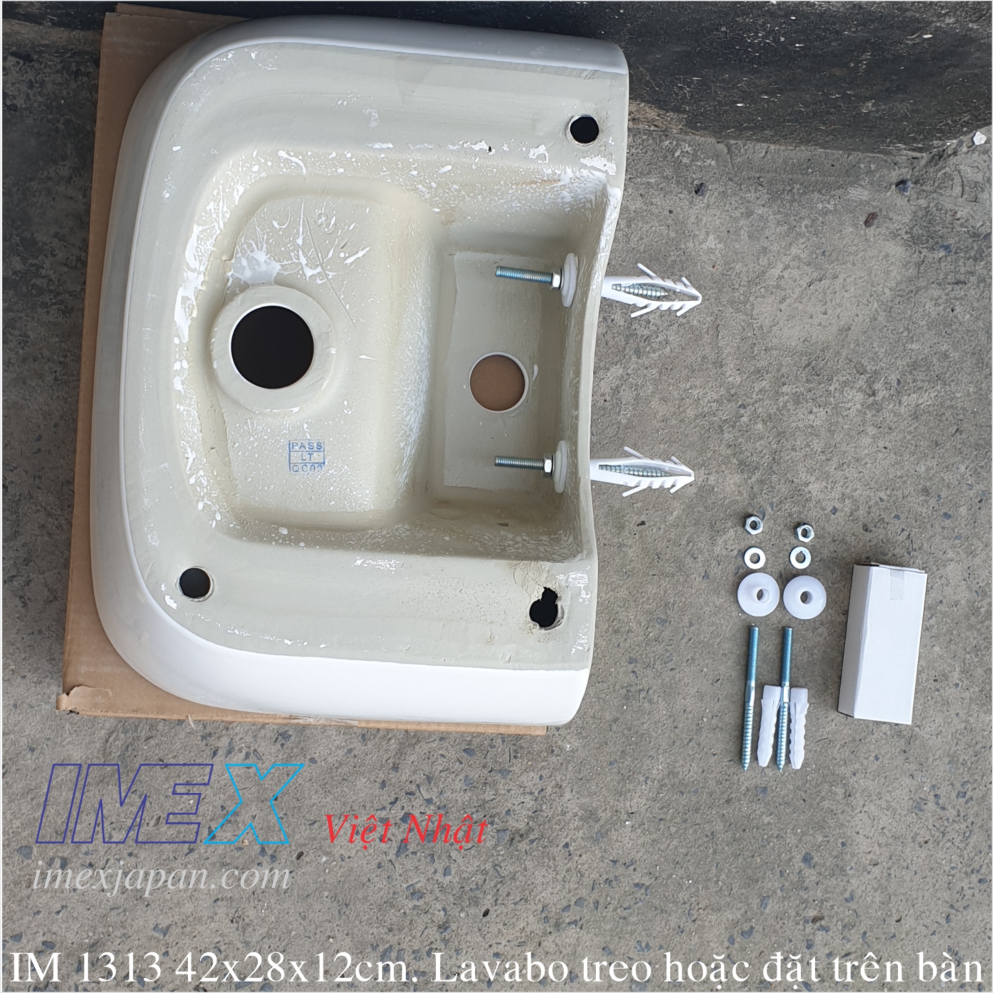 Chậu lavabo treo tường kích thước nhỏ IMEX IM 1313